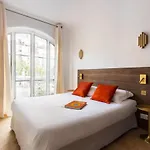 Luxurious & Central 2Bd Apart For 4